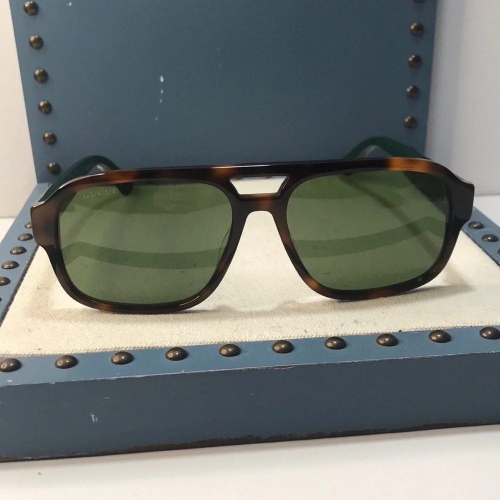New Authentic Gucci GG0925s 002 Tortoiseshell Sunglasses with Green Lenses